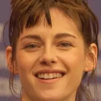 Famous People Born in 1990 - Popular Timelines