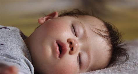 penyebab nafas bayi grok grok   mengatasinya