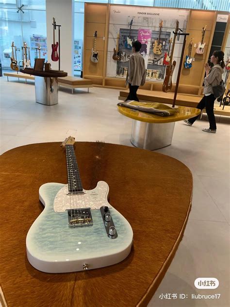 Fender 2024 Collection, Made in Japan Hybrid II Stratocaster and