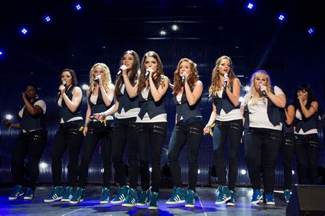 New Pitch Perfect 2 Images Featuring Anna Kendrick, Elizabeth Banks