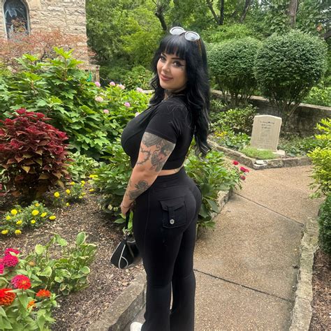 goth angel summer