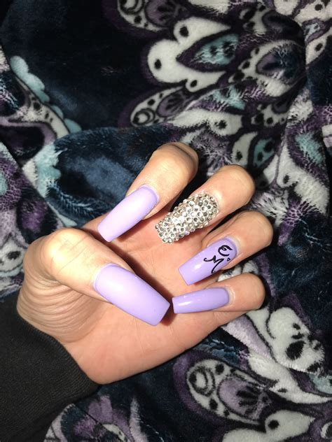 Initial nail💜 | White acrylic nails, Nail with initial acrylic, Red