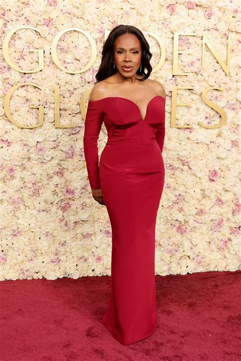 Sheryl Lee Ralph wore custom St. John gown at the 2025 Golden Globes