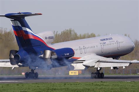 Труженик неба самолёт Ту 154 - Авиация России