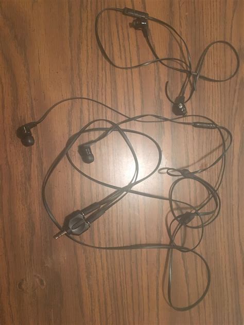Had two headphones that only had one working ear each. So I used a