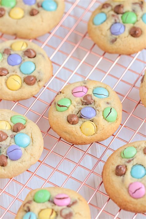 Easter Chocolate Chip Cookies - Life Love Liz