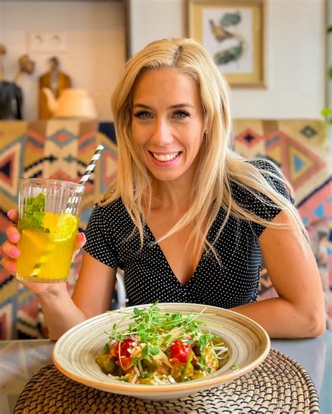 Tiny MILF Nesty comes back for a creampie - LustFeed