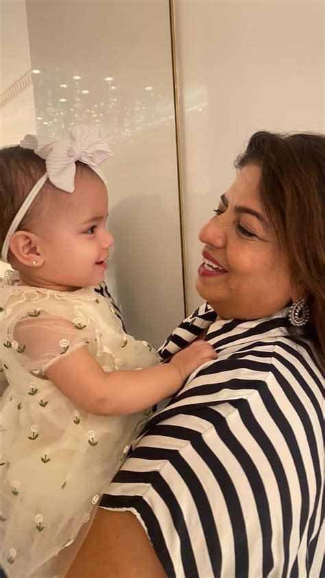 Priyanka Chopra's daughter Malti smiles as she looks at ‘nani’ Madhu ...