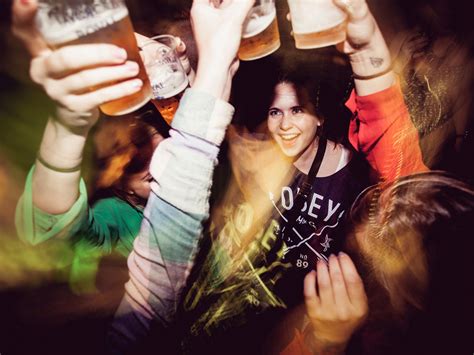 This Manchester nightclub offers 'free midgets' to dance for your table