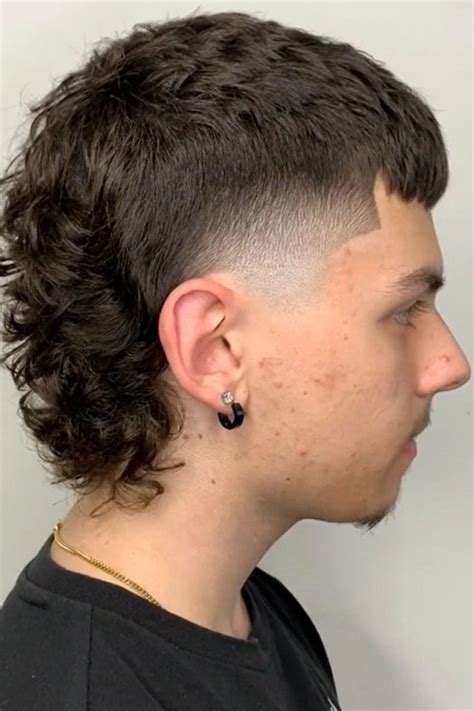 dynamic  burst fade mullet  men