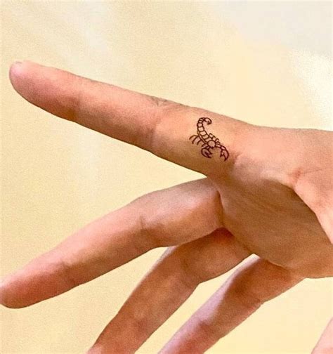 Little Finger Scorpion Temporary Tattoo set of 3 / Animals - Etsy