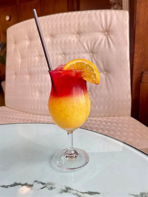 Eye Lounge Bar Information | The London Eye