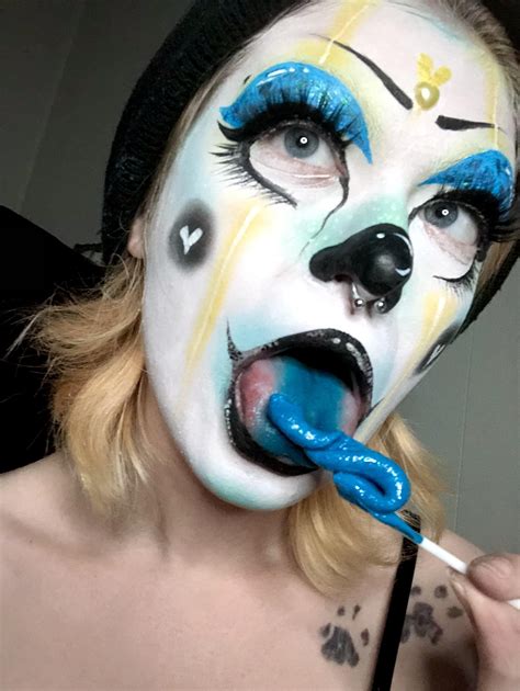 Clown spit 😜💙 : r/clowngirls