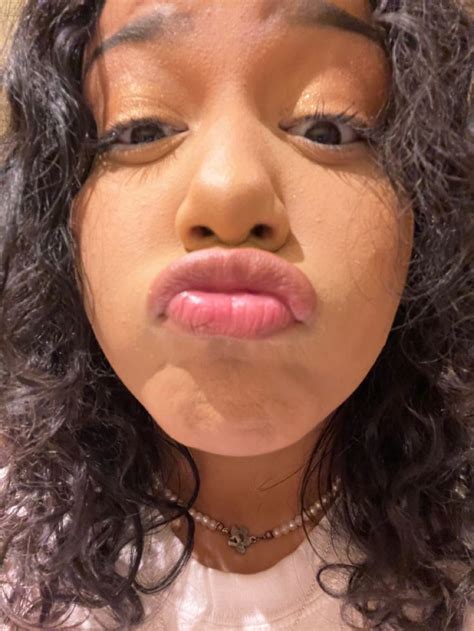 pin  indahnya persahabatan  wajah sange   glamour beauty