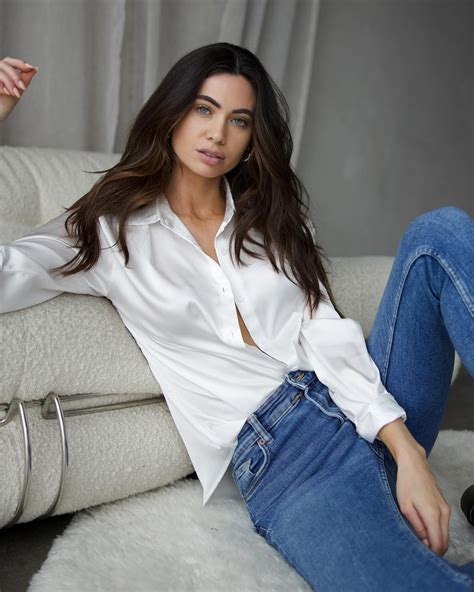 Kelli Seymour Takes the Spotlight as Instagram Star of the Day! - 12thBlog