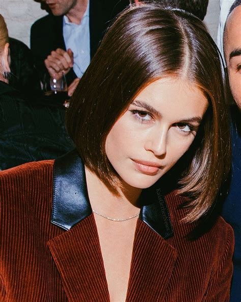 Ideal Kaia Gerber New Haircut Asymmetrical Hairstyles Medium Short Women