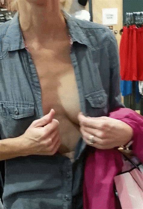 good milf boobs flash gif sexcom