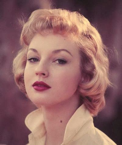 Venetia STEVENSON : Biographie et filmographie