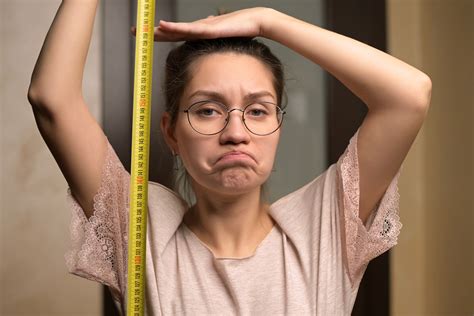 Internet Can't Agree on What Counts as 'Tall' for Women as Video Goes