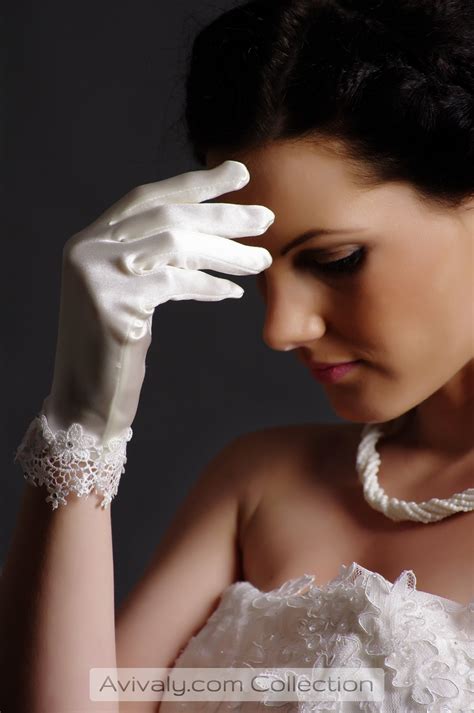 Floral Beaded Lace Satin Bridal Gloves – Avivaly