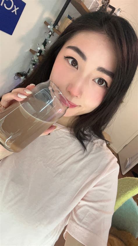 xChocoBars on Twitter: "I'm going live with @gonnaneedmilk and giving