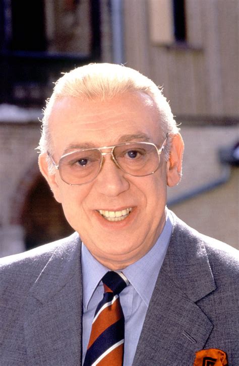 Inspecteur Derrick - Série/Feuilleton 25 saisons et 325 episodes - Télé ...