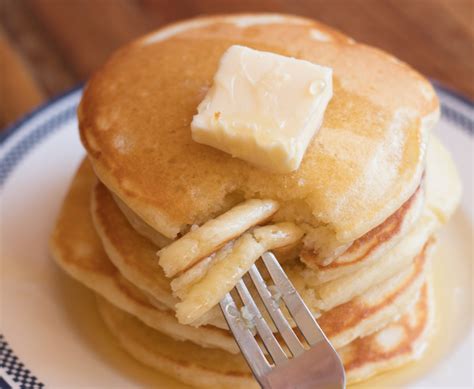 Fluffy Sour Cream Pancakes {Whole-Grain Option} | The Cook's Treat