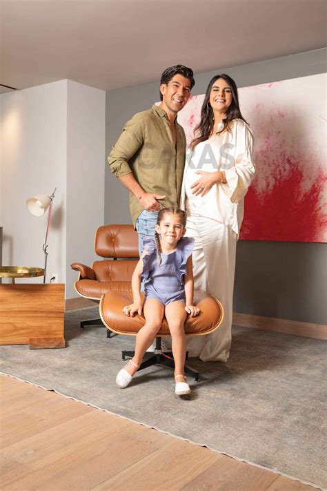 Manuel López San Martín y su esposa Celina Palomera posan en familia