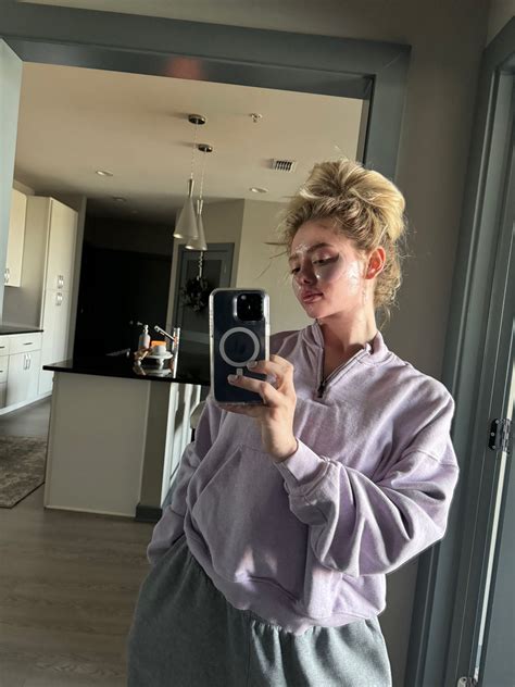 A place to admire the beautiful fit Miranda Cohen