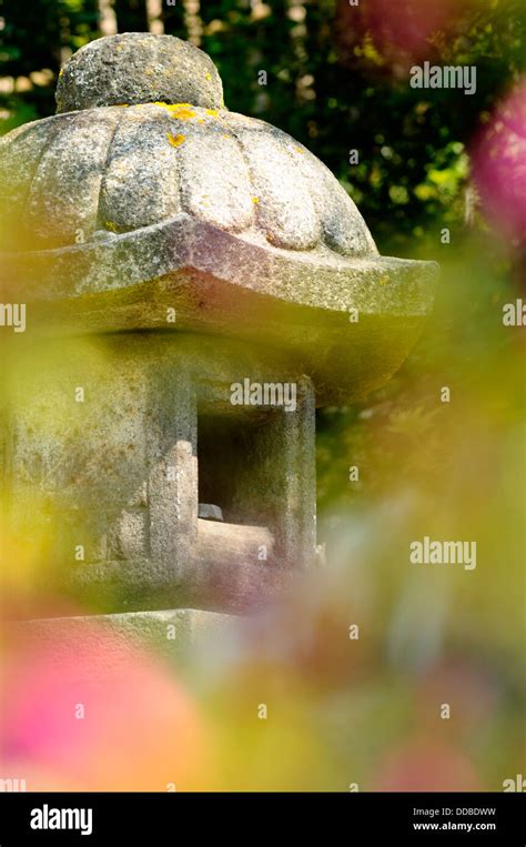 Stone Japanese lantern Stock Photo - Alamy