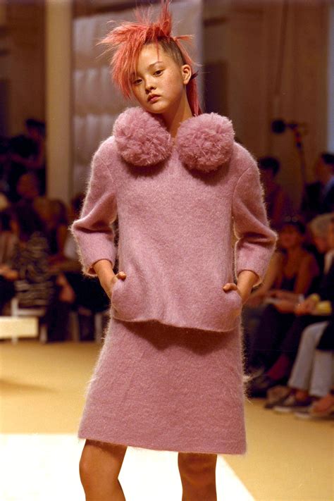On her 40th birthday revisit devon aoki’s greatest runway moments – Artofit