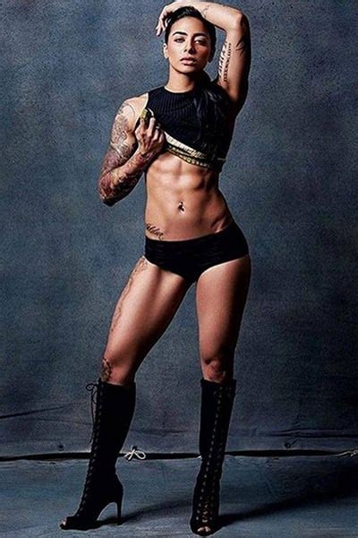 Bani J Hot & Sexy Photos - Bigg Boss 10 Photos | Bigg Boss 10 Images ...