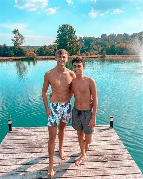 Alex Tillett (@alexandertillett) • Instagram photos and videos