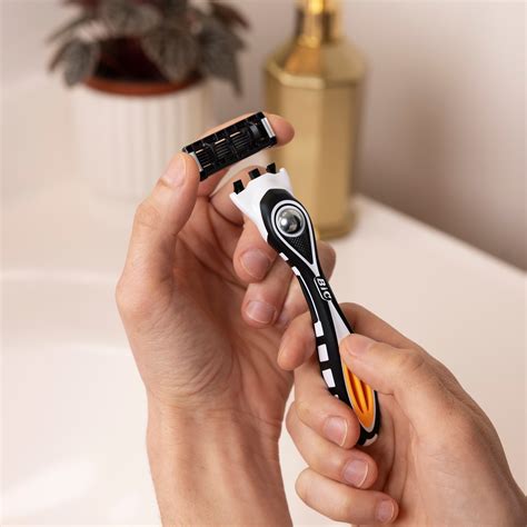 Bic Flex 5 Hybrid Erkek Tıraş Bıçağı 1 Sap + 2 Başlık (5 Fiyatı