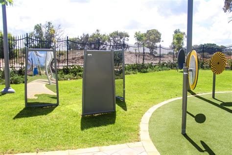 Mirrored Periscope - ParkPlayer