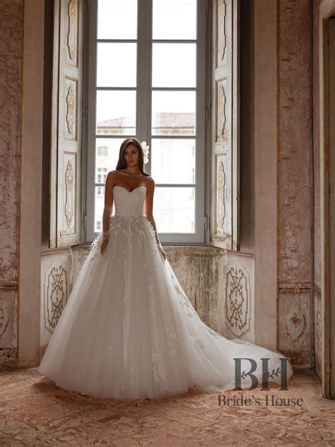Valentino Vintage Wedding Dresses