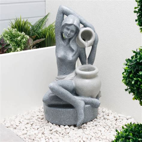 bathing lady solar cascade