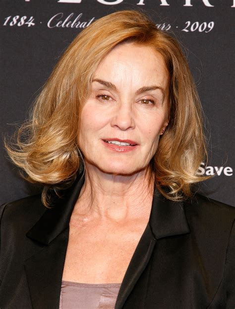 Jessica Lange's Look Divided Fans as She Proudly Showed Wrinkles - At