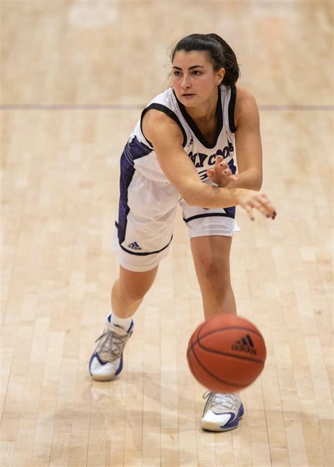 Holy Cross women's basketball defeats Dartmouth, 77-49, for 1st win of season