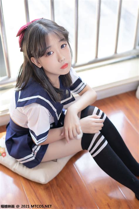 [喵糖映画] VOL.392 水手裙学妹 写真套图 - 微圖坊