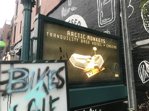 Spotted at Bedford Avenue L Subway Stop in Brooklyn, New York : r