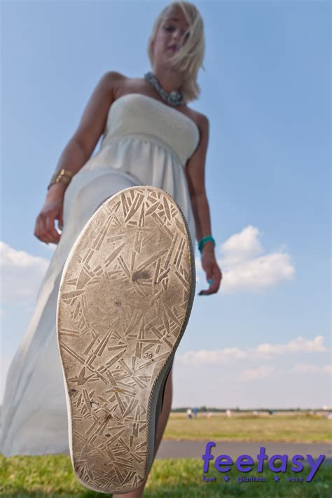 Nicole 001 - Feetasy