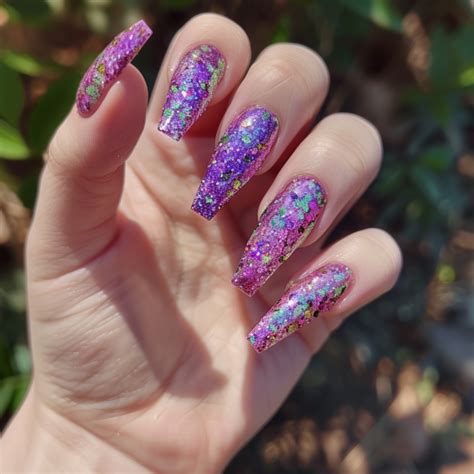 32 Iridescent Nail Designs That Speak Volumes Without Words