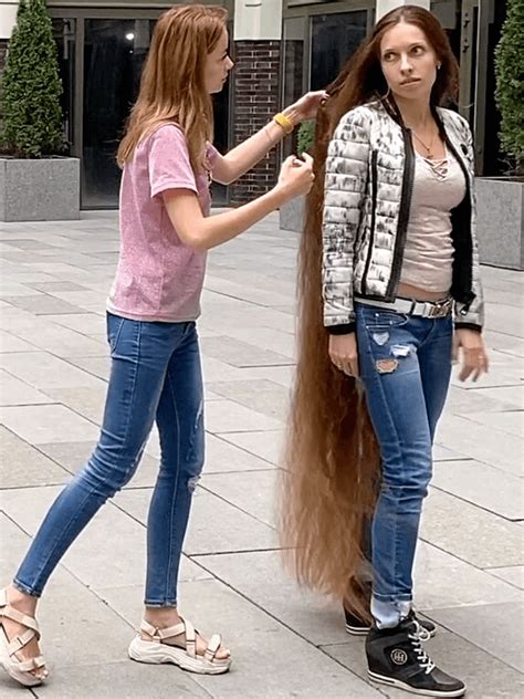 VIDEO - Super heavy floor length hair