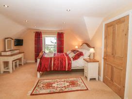 tyddyn goronwy talybont tal  bont  catering holiday cottage