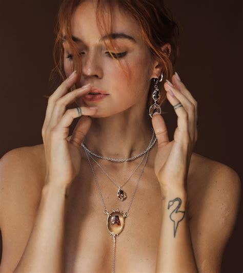 Jess Bush (@onejessa) • Instagram photos and videos