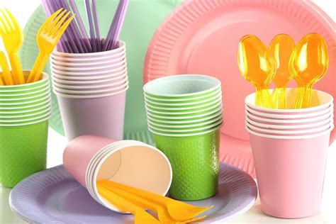 Things Made Of Plastic ( 20 & 100 Item ) - Arad Branding
