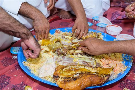 Eating Etiquettes and Food Culture in India, Africa and Middle East: How to Eat With Your Hands ...