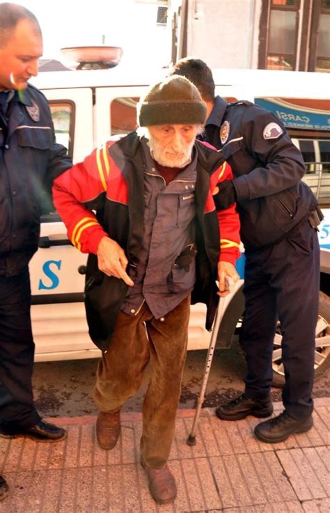 Evlat Ayrımı Yapan Anne Babaya Nasıl Davranmalı
