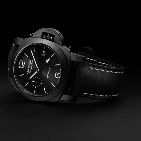 Viral Ring Girl Sydney Thomas Causes a Stir With 'Stunning' Photos